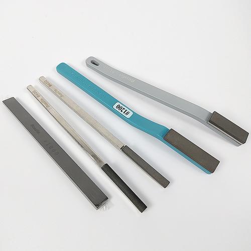 经营范围包括:服装,鞋帽,日用百货,文化用品,针织品及原料,电子产品
